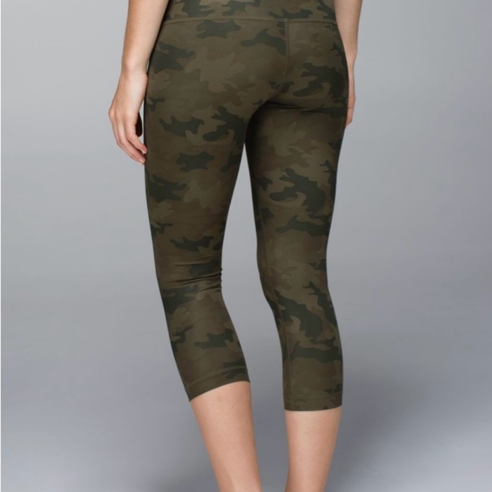 Lululemon Wunder Under Crop *Full-On Luxtreme - Picture 2 of 7